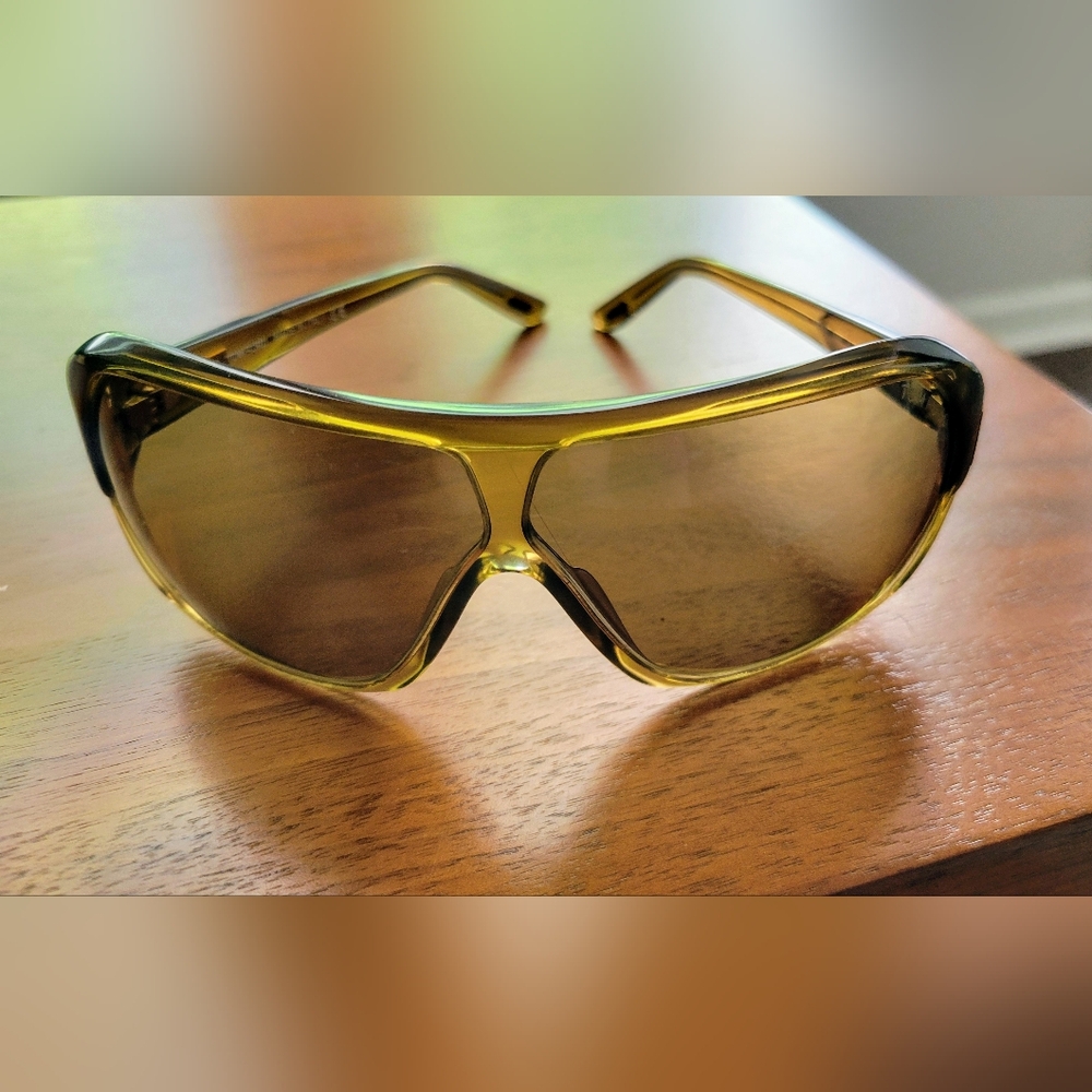 EUC-Tom Ford Women's Wraparound Sunglasses w/ Case-Warren TF86 125